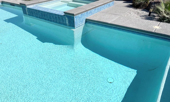 Las Vegas House | Center of Vegas - 5 beds house with heated pool