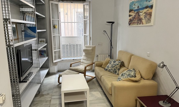 Old Town Apartment | CENTRAL APARTMENT IN A TYPICAL GADITANA HOUSE