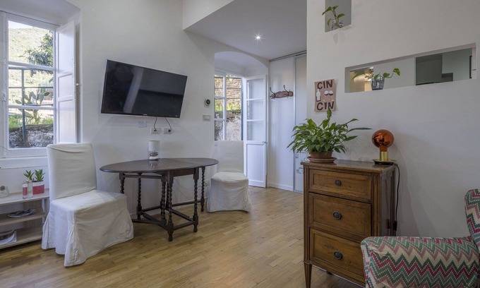Bogliasco Apartment | Central Cozy Nest With Parking, Bogliasco