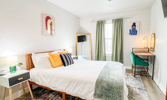 Central City Apartment | Central+RemoteWork+Ext Stay Discts+PetsOK