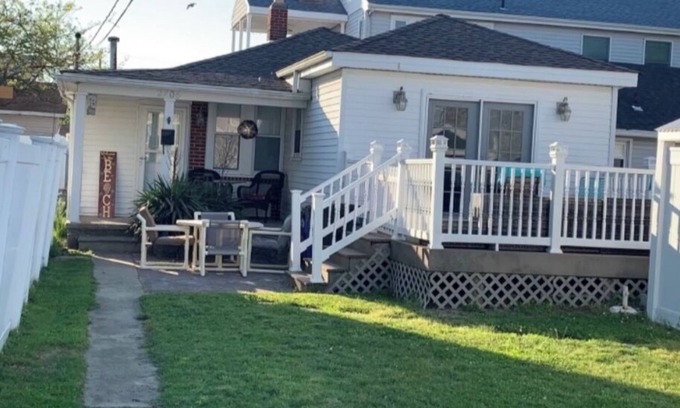 Green Creek House | Centralized Family Friendly Home, minutes from all attractions!