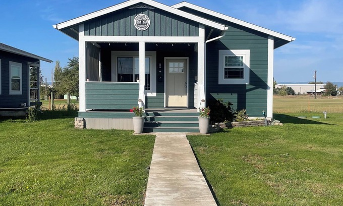 Evergreen Cottage | Centrally located. 1-bedroom cottage. Full bath. Washer, Dryer. Full kitchen.