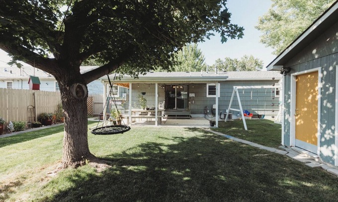 Billings House | Centrally located 4Bedroom, 5 BEDs & 2Bath; Beautiful backyard