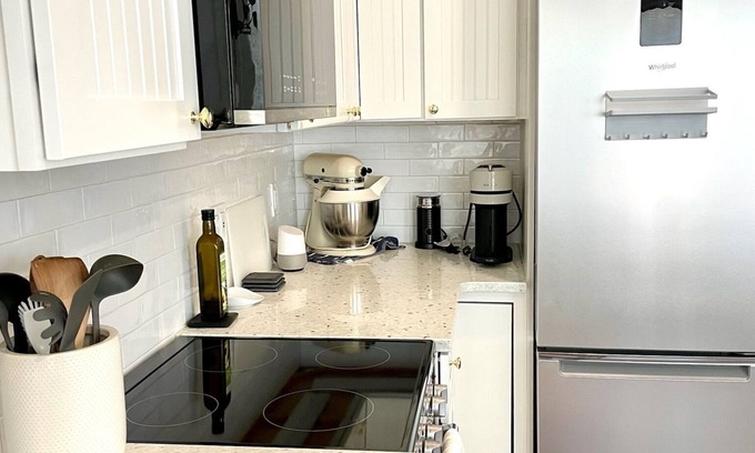 Old North End Apartment | Centrally located walkable to downtown with free parking! Newly renovated 1b/1ba