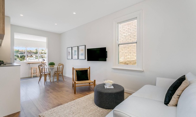 Coogee Apartment | CG226 Coogee Bay Road, Coogee - Cozy Furnished Apartment Steps from Coogee Beach Cafes