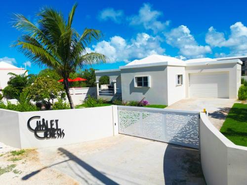 West End Village Villa | Châlet Genesis