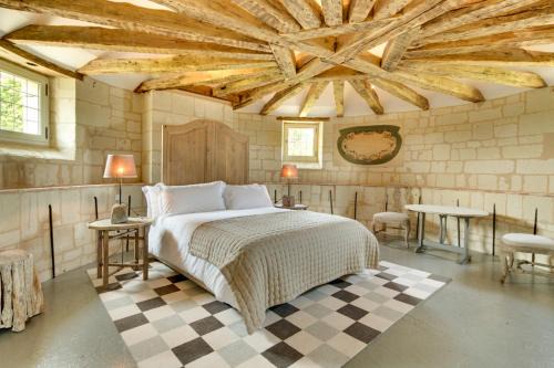Candes-Saint-Martin Bed & Breakfast | Château de Candes - Art & Spa