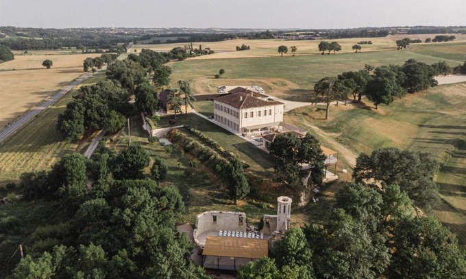 Lussan Resort | Château Engalin