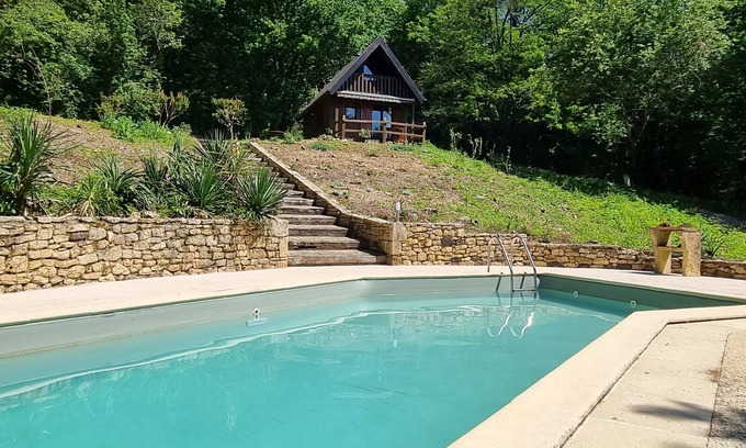 Blanquefort-sur-Briolance Ski Chalet | Chalet house, private heated pool (15/05 to 01/10) at the gateway to the Perigord Noir