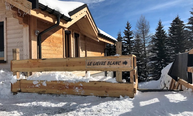 La Toussuire Ski Chalet | CHALET 8 PEOPLE 80 M2 GROUND FLOOR AT THE FOOT OF THE SLOPES