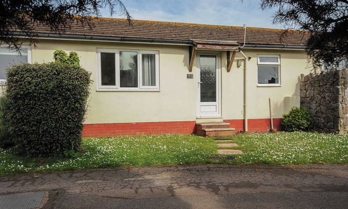 Brixham Cottage | CHALET 2 AT LANDSCOVE HOLIDAY PARK, with pool in Brixham