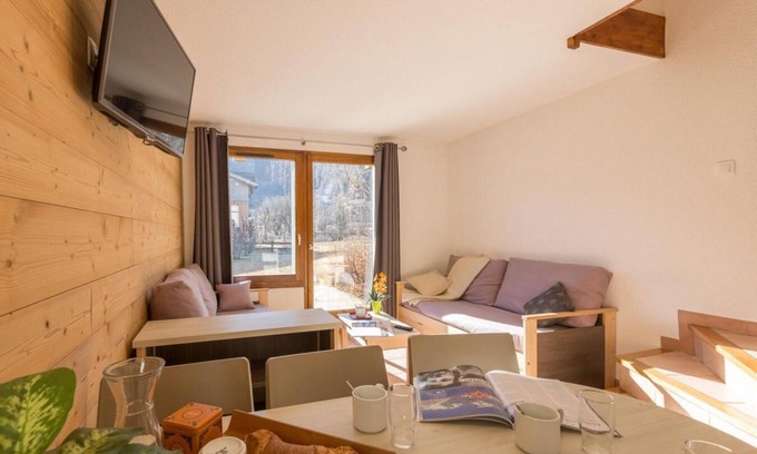 La Salle-les-Alpes Ski Chalet | Chalet, 300m from ski slopes, terrace, parking, tv, 47m², Serre Chevalier