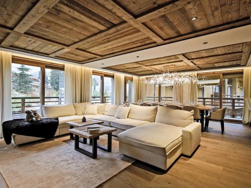 Meribel Ski Chalet | Chalet Airelles - Luxe et Confort au Pied des Pistes avec SPA et Services de Conciergerie - FR-1-613-52
