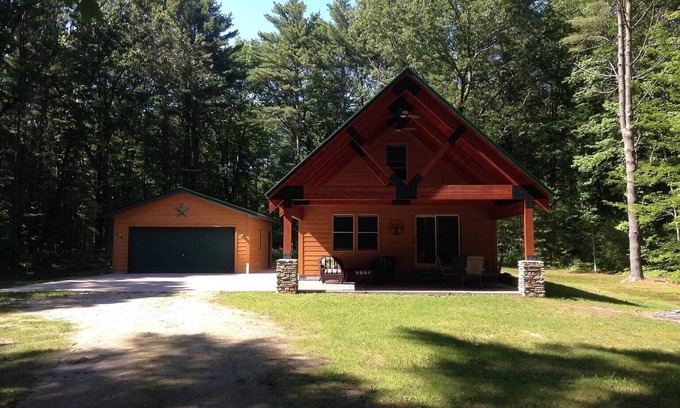 Au Gres Ski Chalet | Chalet Beach Access