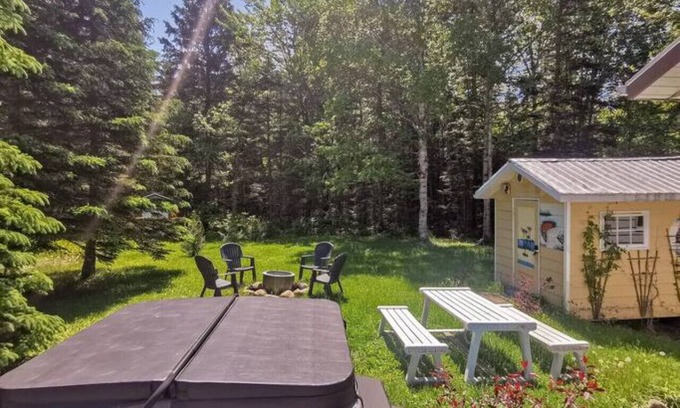 Saint-Tite-des-Caps Ski Chalet | Chalet Charlevoix - near Massif and Mont Ste-Anne!