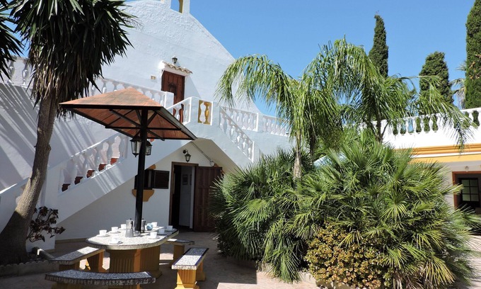 Conil de la Frontera Cottage | Chalet for 14 people at 900 meters from the beach in the Dehesa de Roche in Conil