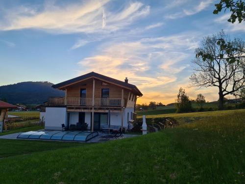 Inzell Ski Chalet | Chalet Gamsknogel mit privatem Pool und Whirlpool