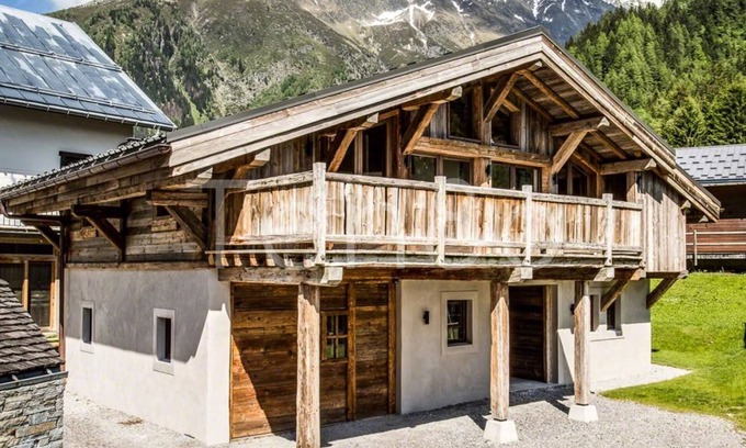 Chamonix-Mont-Blanc Ski Chalet | Chalet Grand Cerf - Le Lavancher - Stunning 3 bedroom close to the Grands-Montets ski area