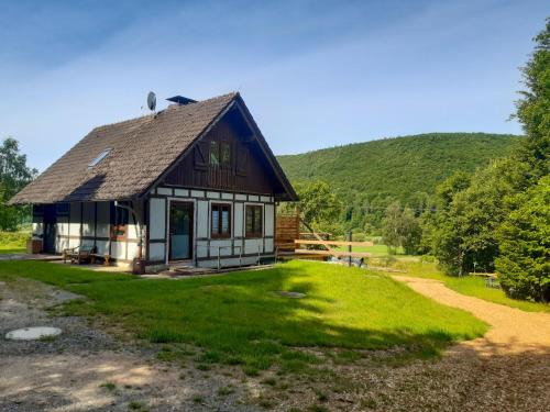Bodenfelde Ski Chalet | Chalet Haus am Fluss by Interhome