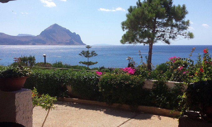 Macari House | Chalet in Makari very close to the sea with wonderful sunsets.