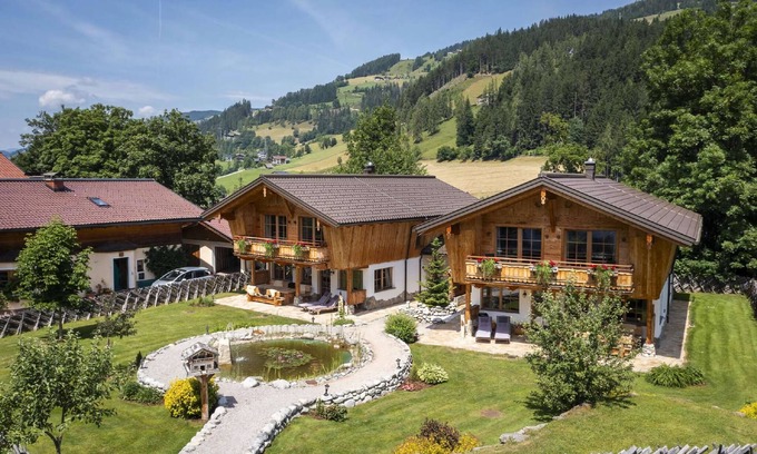Wagrain Ski Chalet | Chalet in Wagrain with sauna and swimming pond