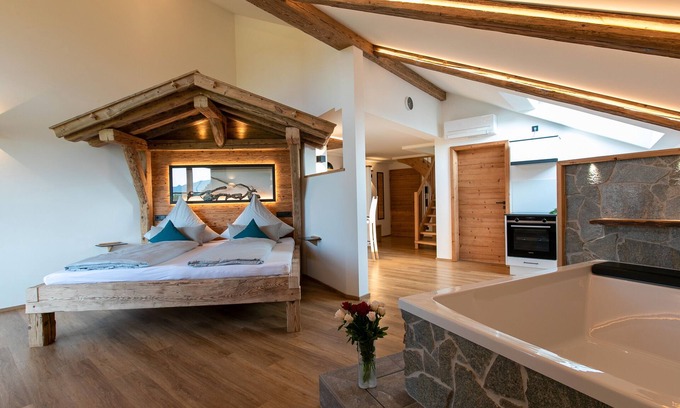Gaißach Ski Chalet | Chalet 'Isarursprung' with Mountain View, Wi-Fi and Air Conditioning