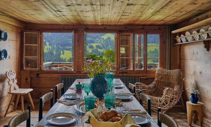 Rougemont Villa | Chalet Lion Rouge: located on top of the picturesque village of Rougemont