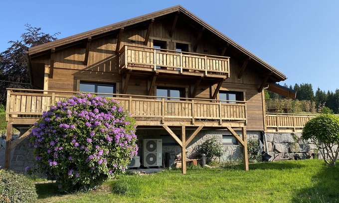 Gerardmer Ski Chalet | Chalet Lykke for families, jacuzzi, billard, kids playroom, charges included