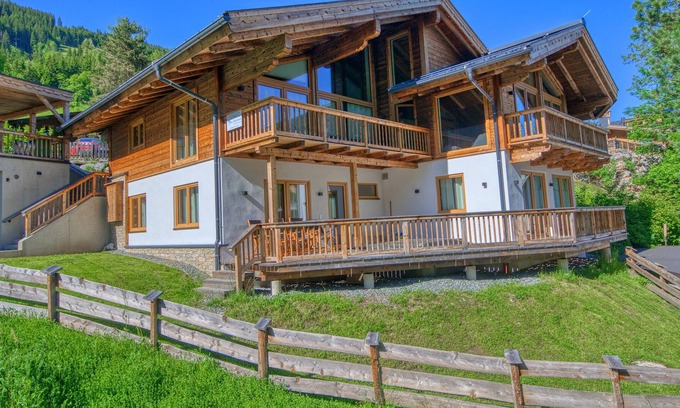 Zell am See Ski Chalet | Chalet Schmitten - superior Chalet - 50m to Skilift