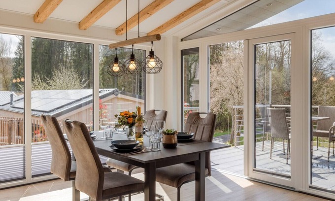 Hillesheim House | Chalet Seeblick I Terrasse I Aussicht I Wandern