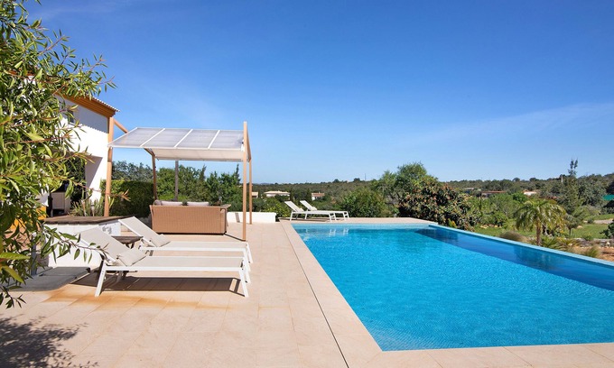 Tunes Ski Chalet | Chalet 'Villa Das Alfarrobas Eco Lodge' with Shared Pool, Wi-Fi and Air Conditioning