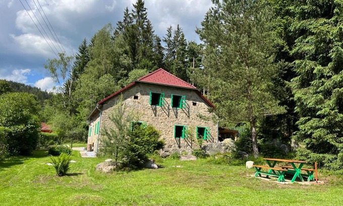 Loucovice House | Chalupa pod lipenskou hrází