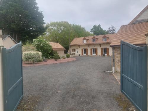Parigne-lʼEveque House | Chambre a proximité du circuit des 24 heures