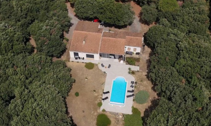 Ventenac-Cabardes Bed & Breakfast | Chambre d'hôte à La maison du petit bois 4 étoiles