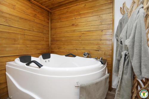 Jaillans Bed & Breakfast | Chambre d'hôtes des Loyes