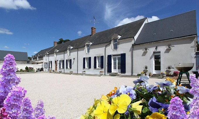 Cravant Bed & Breakfast | Chambres d'hôtes rénovées près des châteaux de la Loire avec expérience ULM possible - FR-1-590-309
