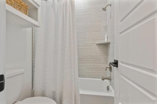 Bella Vista House | Chancla - Pet Friendly! Community Pool!