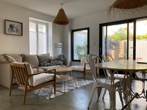 Saint-Clement-des-Baleines House | Charmante maison à l'île de Ré au calme, avec jardin et deux vélos