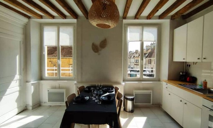 Saint-Pierre-sur-Dives Apartment | Charmant Appartement en Centre-ville