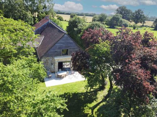 Colombiers House | Charmant duplex avec terrasse, animaux acceptés, WiFi inclus - FR-1-497-163