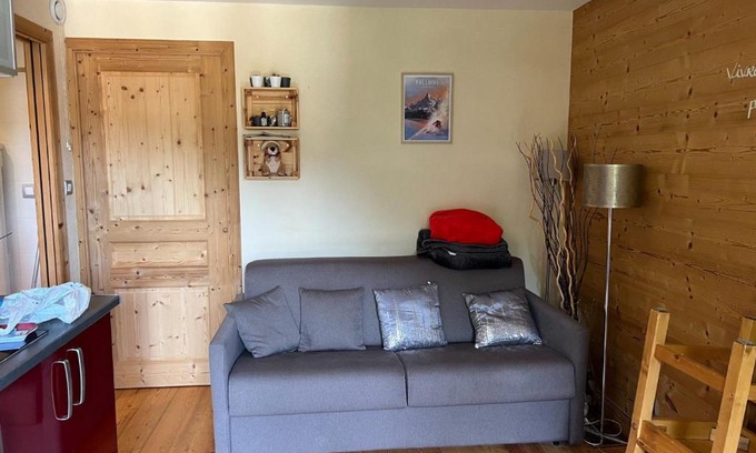Valloire Apartment | Charmant Studio Cabine 4 Pers, Centre de Valloire, Proche Télécom./Commodités, Casier à Skis/Balcon - FR-1-263-535