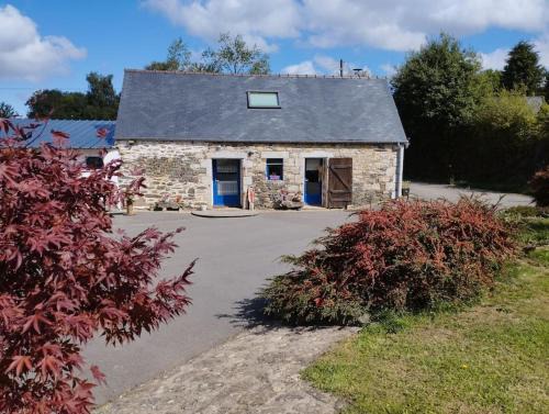 Plouegat-Guerand House | Charmante longère près des côtes Finistériennes