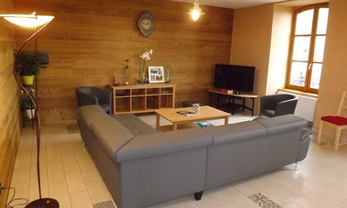 Chalinargues Cottage | Charming Mountain House, Near Ski Resort, Fully Equipped, Pet Friendly, Enclosed Garden