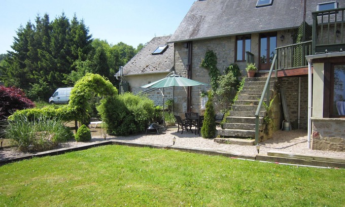 Coulouvray-Boisbenatre Cottage | Charming 1-Bed Cottage in Calvados