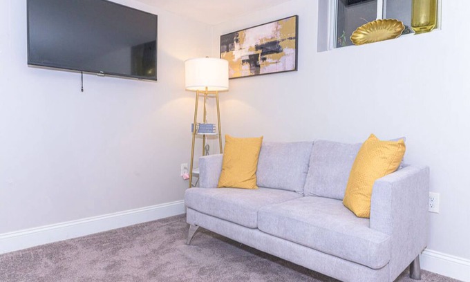 Roselawn Finance Apartment | Charming 1-bedroom apartment with WiFi, AC in enchanting Cincinnati