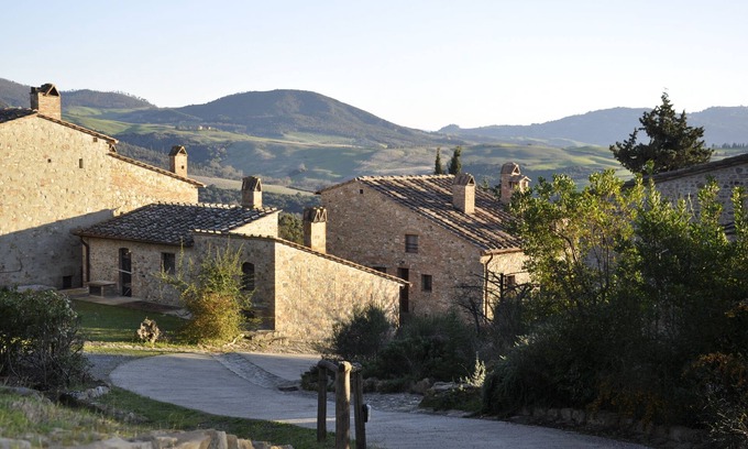 Gambassi Terme Apartment | Charming 1-bedroom apartment in brilliant Gambassi with WiFi