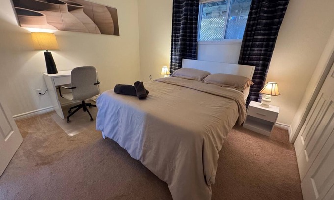 Lakeview House | Charming 1-bedroom home near Lakeview Park & Beach