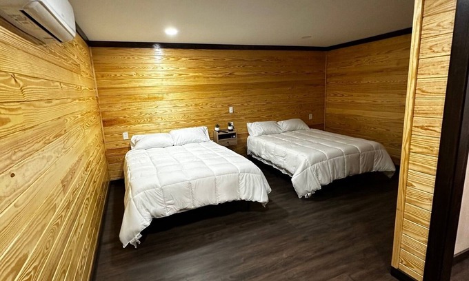 Timpson Hotel | Charming 1-bedroom hotel with WiFi and AC in wonderful Timpson