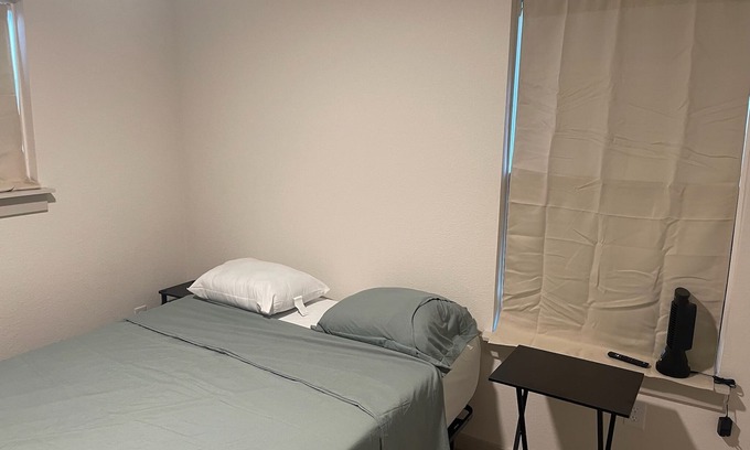 Austin House | Charming 1-bedroom house in marvelous Austin with WiFi