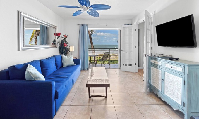 Longboat Key Condo | Charming 1-bedroom, beachfront condo in marvelous Longboat Key